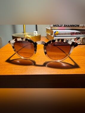 Tortoiseshell Round Sunglasses - Brown Gradient Lenses